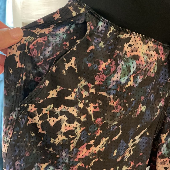 Lululemon yoga crops super cute EUC! - Picture 3 of 7